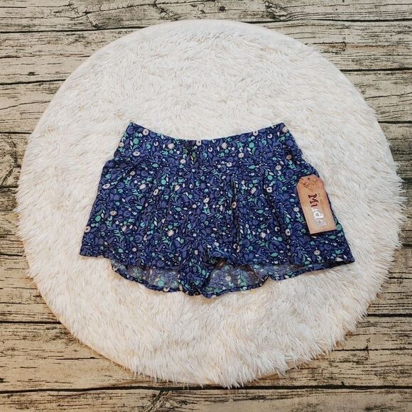 NWT Mudd Juniors Blue Floral Pleated Soft Shorts - Picture 1 of 3
